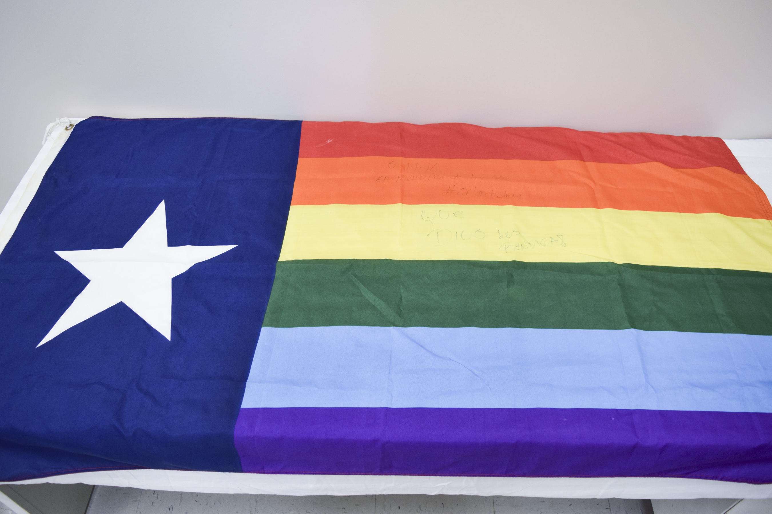 rainbow-and-puerto-rican-flag-2016-035-0186-keep-the-pulse-keep-the